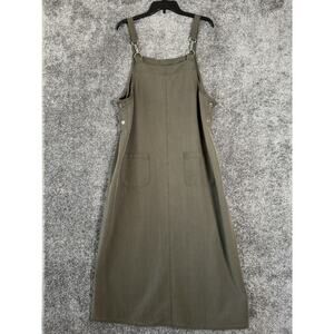 Chic Green Maxi Dress with Flowing Silhouette